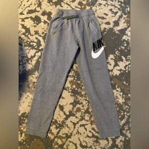 Boy’s Nike Joggers Size XL